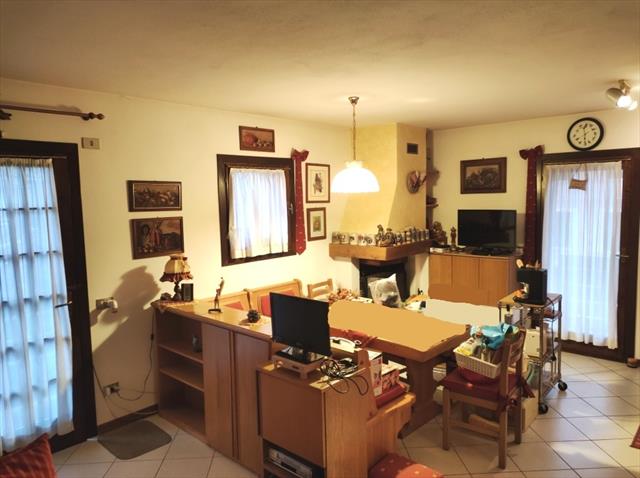 ROANA - 2 MATRIMONIALI - 2 SERVIZI - 2 GARAGE - PIANO PRIMO