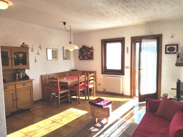 ROANA - 2 CAMERE - 2 PIANO - 6 POSTI LETTO - NO ANIMALI