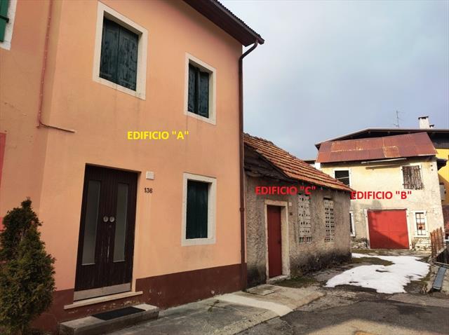 CESUNA - 3 UNITA' DA RISTRUTTURARE + GARAGE E GIARDINETTO